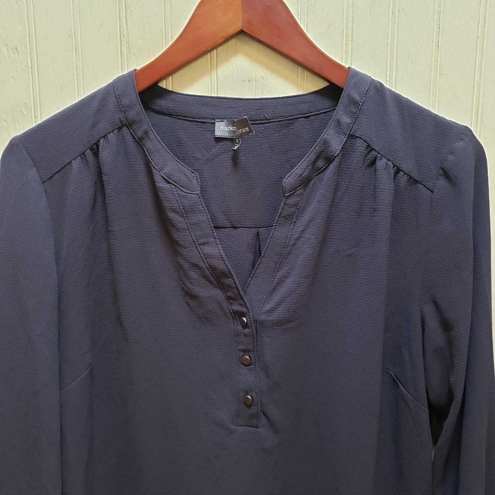 Market & Spruce Blouse Womens M Gray Henley Long Roll Tab Sleeve Embroidered